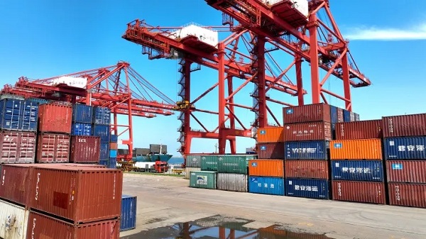 China faces turmoil, exports growth falls
