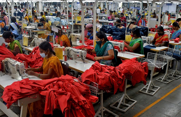India’s textile and apparel export face challenges with currency fluctuations, lack of FTAsz