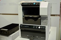 Roland launches direct to garment printer 002