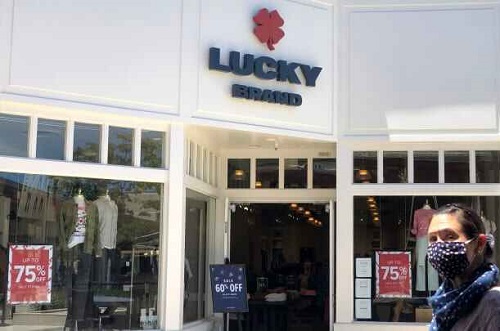 US retail bankruptcies reach a record